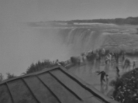 61605CrLeBw - A walk along Niagara Falls  Peter Rhebergen - Each New Day a Miracle